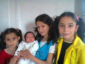 29 luglio 2013 Homs Teirmaallat le sorelline Alf martiri